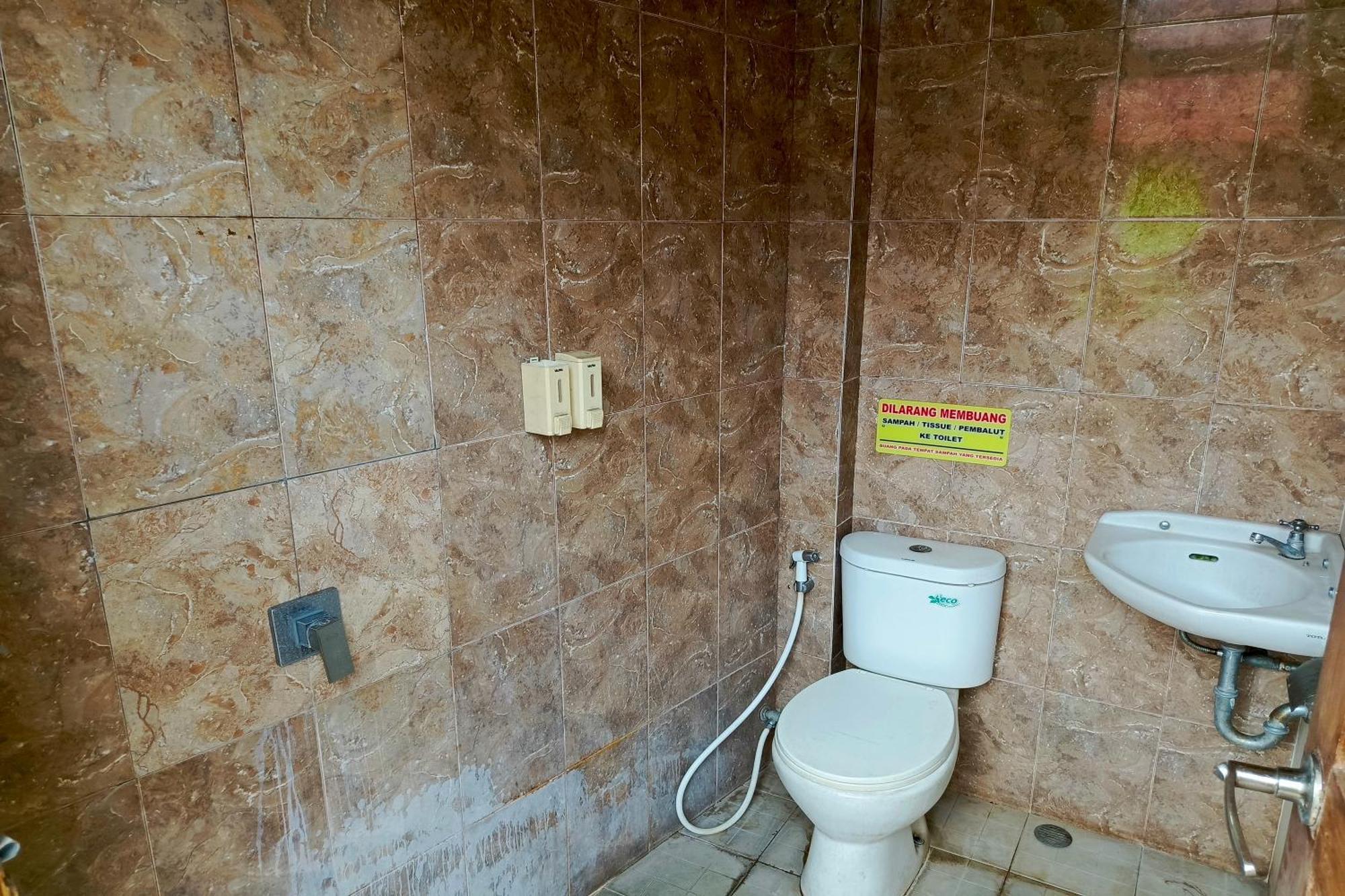 Java Capsule Hotel Malang Bagian luar foto