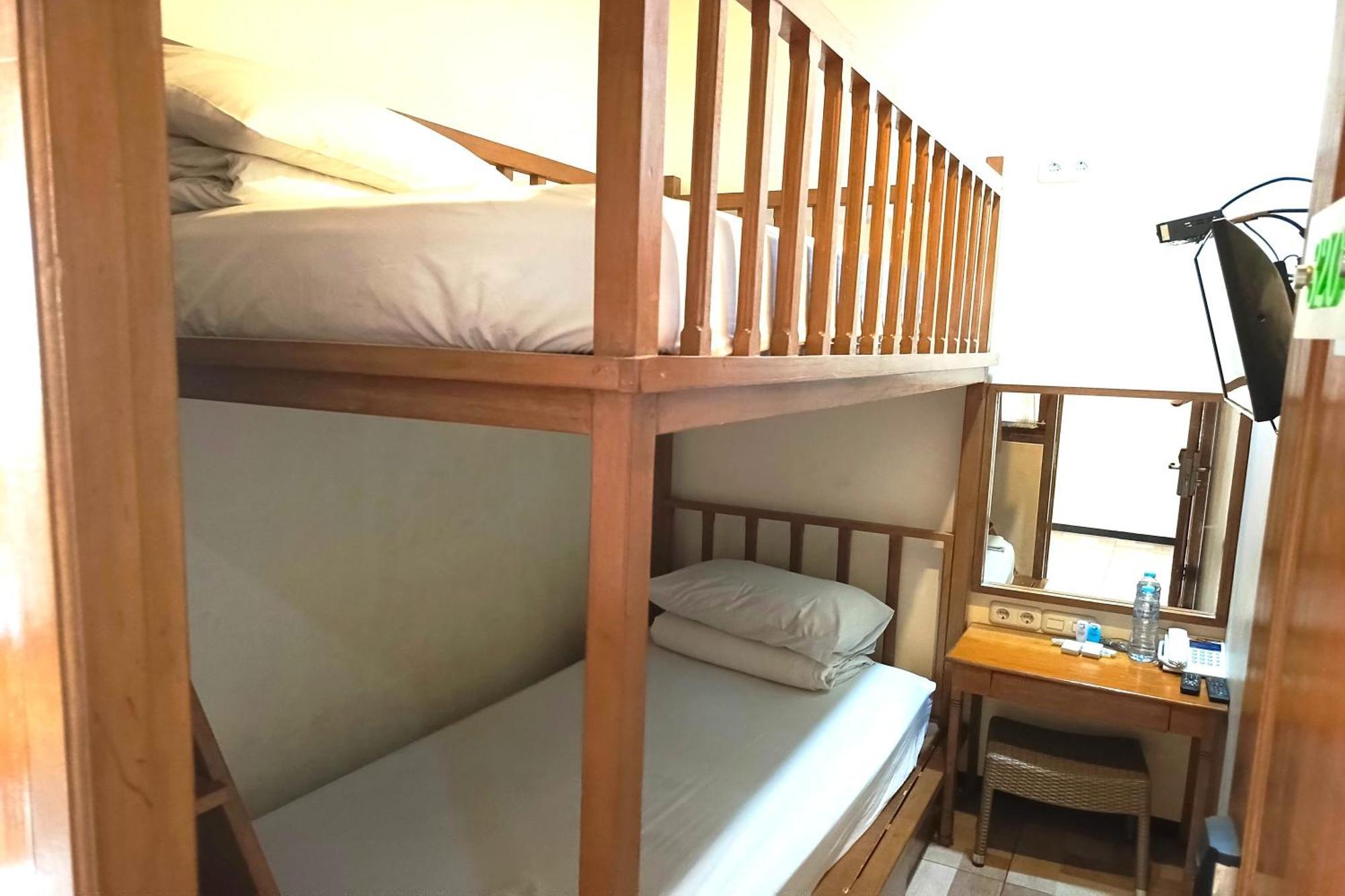 Java Capsule Hotel Malang Bagian luar foto