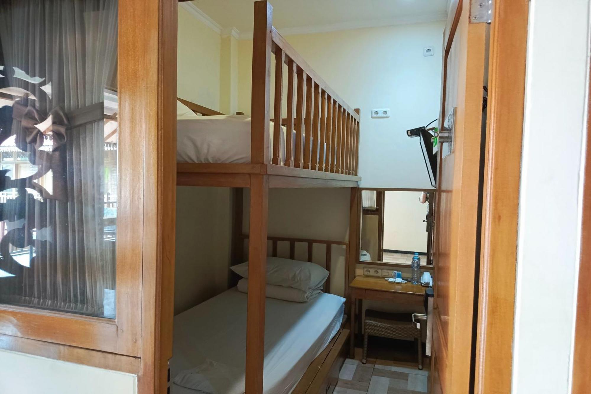 Java Capsule Hotel Malang Bagian luar foto