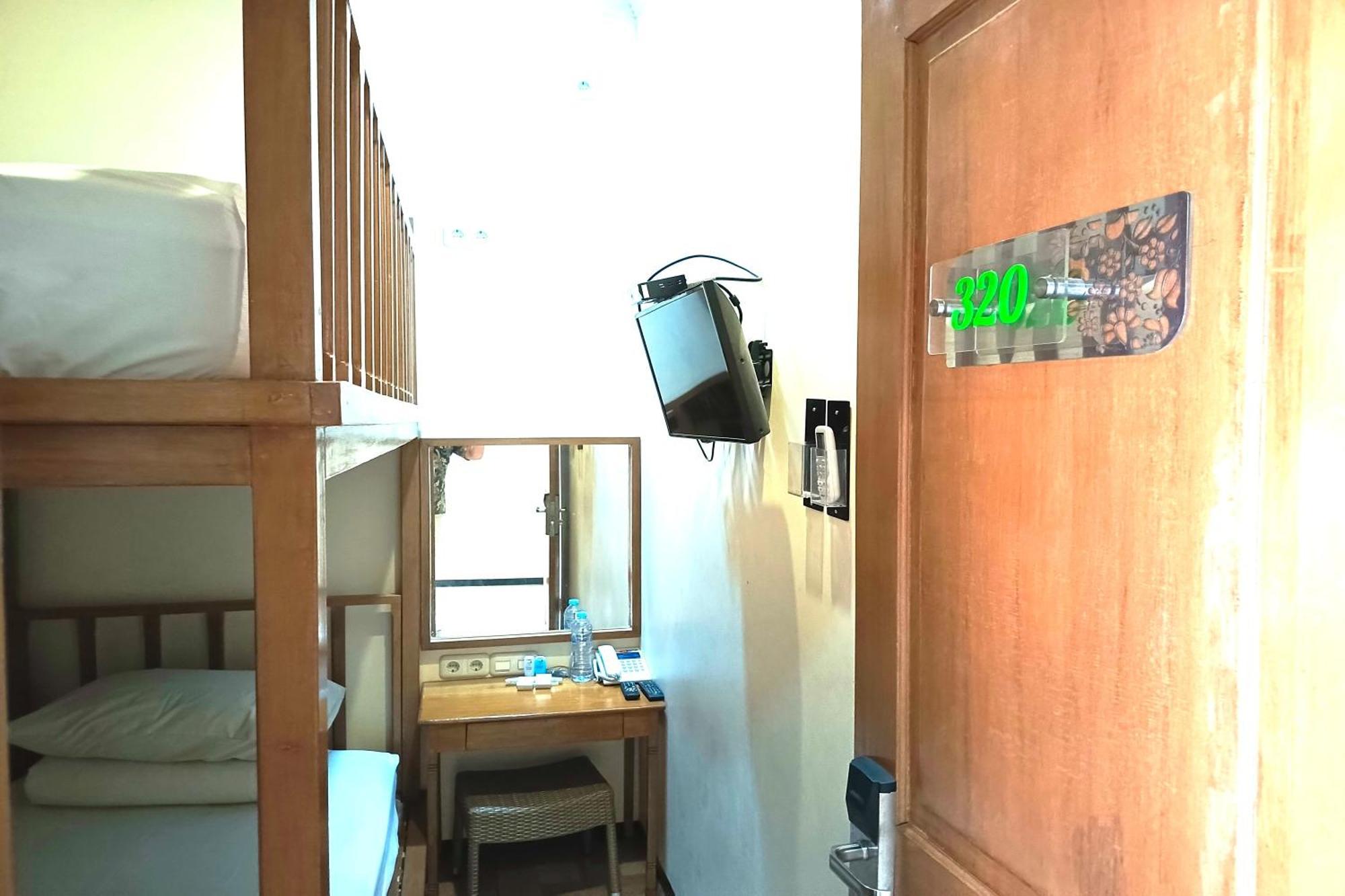 Java Capsule Hotel Malang Bagian luar foto